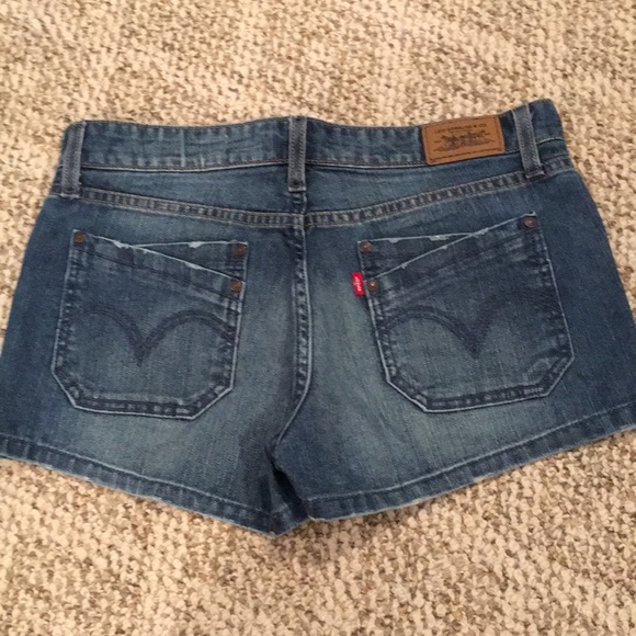 Shorts - Picture 2 of 3